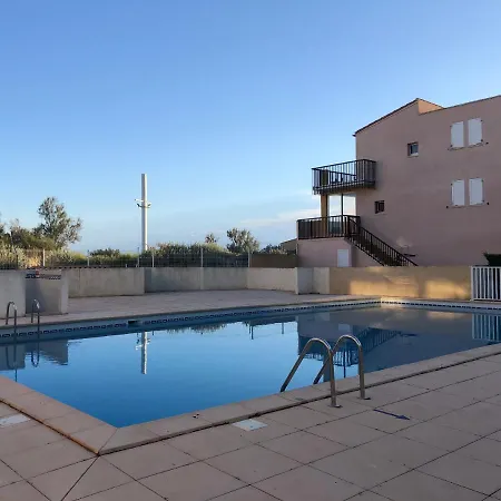 3 Pieces Avec Piscine Face A La * Agde