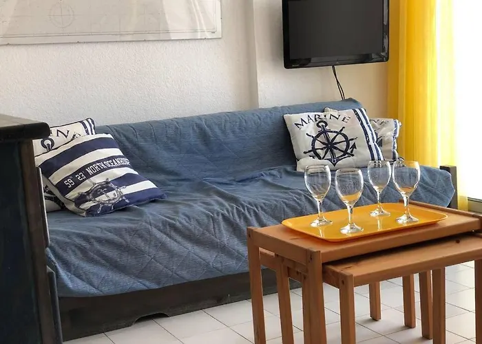 3 Pieces Avec Piscine Face A La Daire Agde